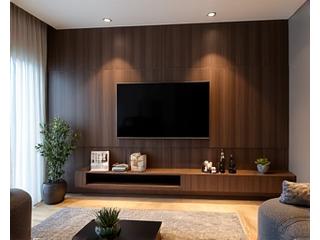 Op maat gemaakte wandkast van donker hout in een moderne woonkamer.